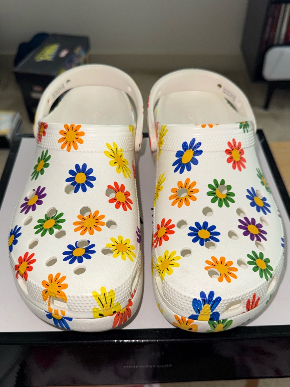 CROCS White Clog with Multicolor Daisy Print